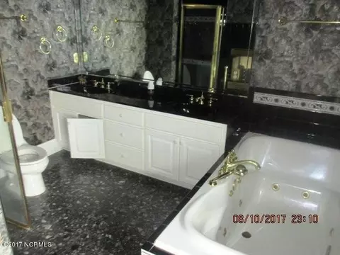 750 E Front St, New Bern, NC 28560 photo 13