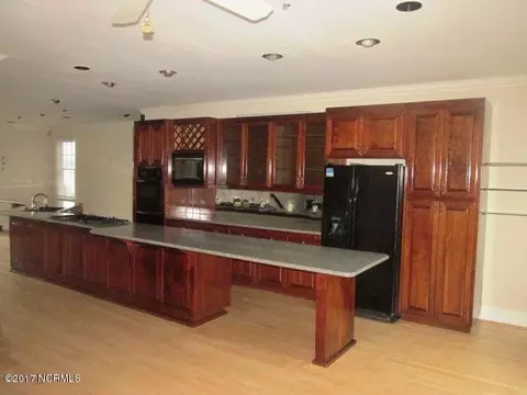 750 E Front St, New Bern, NC 28560 photo 3