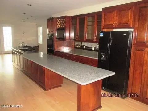 750 E Front St, New Bern, NC 28560 photo 2