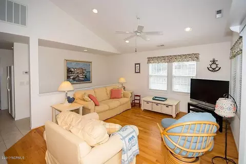 819 Driftwood Dr, Surf City, NC 28445 photo 7