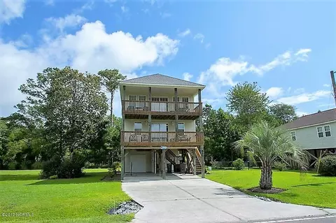 819 Driftwood Dr, Surf City, NC 28445 photo 2