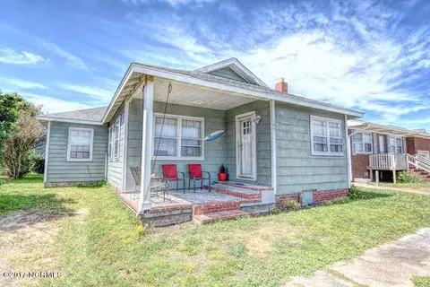 109 N 3rd Ave, Kure Beach, NC 28449 photo 1