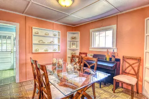 109 N 3rd Ave, Kure Beach, NC 28449 photo 8