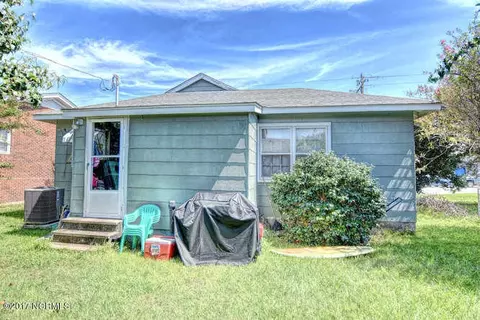 109 N 3rd Ave, Kure Beach, NC 28449 photo 18