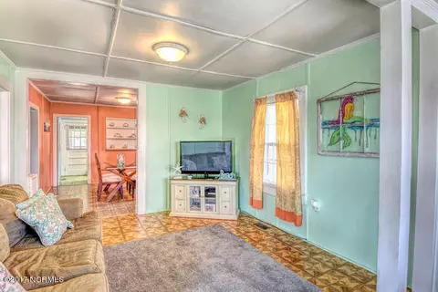 109 N 3rd Ave, Kure Beach, NC 28449 photo 5