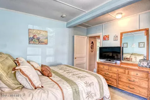 109 N 3rd Ave, Kure Beach, NC 28449 photo 16