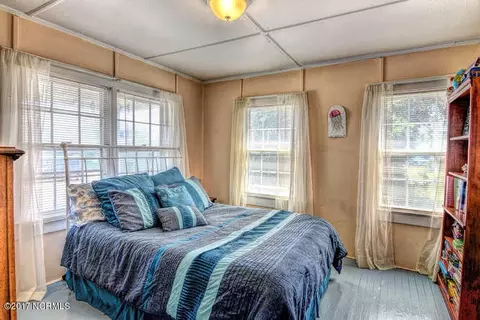 109 N 3rd Ave, Kure Beach, NC 28449 photo 12