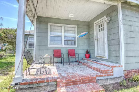 109 N 3rd Ave, Kure Beach, NC 28449 photo 3