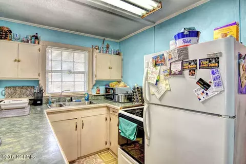 109 N 3rd Ave, Kure Beach, NC 28449 photo 10
