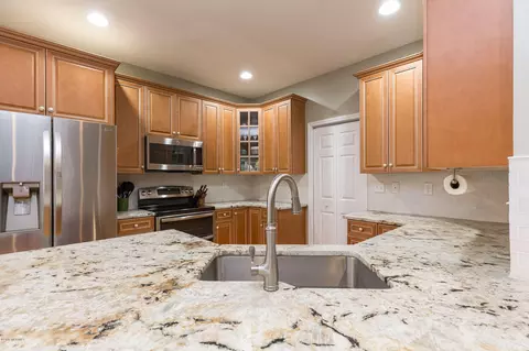411 Azalea Dr, Hampstead, NC 28443 photo 5