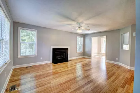 25 Merganser Loop, Rocky Point, NC 28457 photo 2