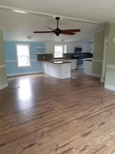 108 Sunset Ct, Hampstead, NC 28443 photo 3