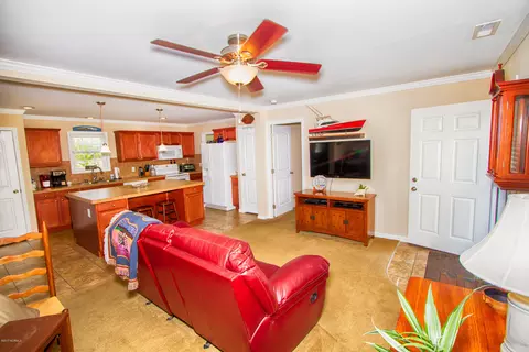 627 Bishop Ct, Hampstead, NC 28443 photo 6