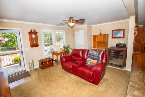 627 Bishop Ct, Hampstead, NC 28443 photo 5