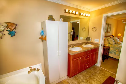 627 Bishop Ct, Hampstead, NC 28443 photo 16