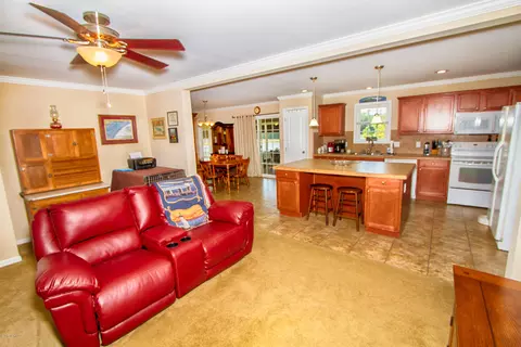 627 Bishop Ct, Hampstead, NC 28443 photo 7