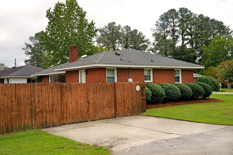 207 W W 9th St, Ayden, NC 28513 photo 4