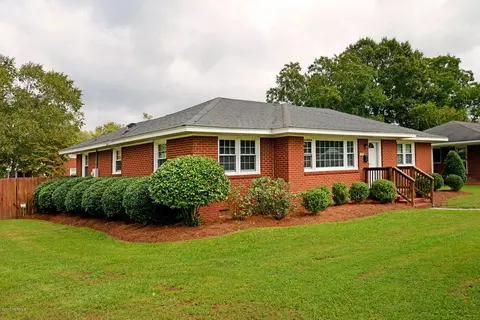 207 W W 9th St, Ayden, NC 28513 photo 3
