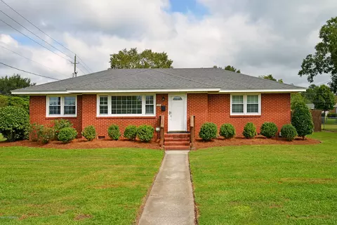 207 W W 9th St, Ayden, NC 28513 photo 2