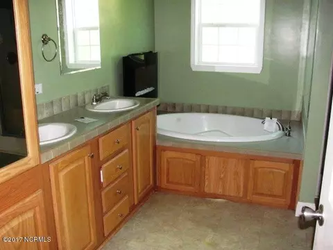 139 Robert E Lee Dr, Willard, NC 28478 photo 7