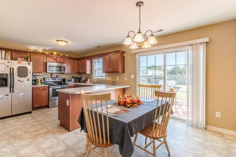 302 Mann St, Hubert, NC 28539 photo 9