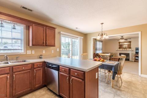 302 Mann St, Hubert, NC 28539 photo 11