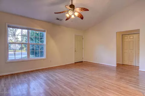 105 Laurel Oak Ct, Hampstead, NC 28443 photo 4