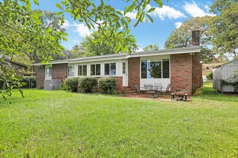 134 Circle Dr, Hampstead, NC 28443 photo 1