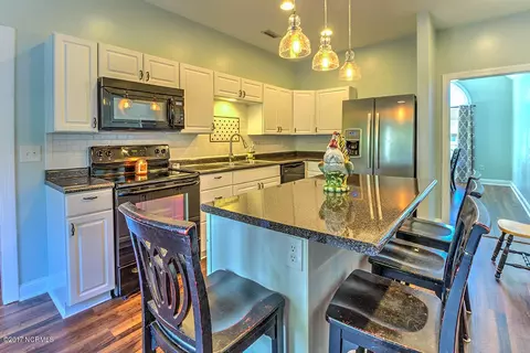 306 Frans Path, Hampstead, NC 28443 photo 8