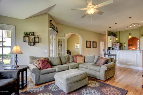 765 Castle Bay Dr, Hampstead, NC 28443 photo 5