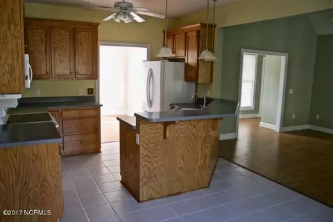 206 Hickory Ln, Hampstead, NC 28443 photo 8