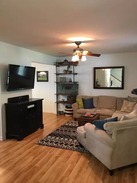 326 Masters Ln, Hampstead, NC 28443 photo 5