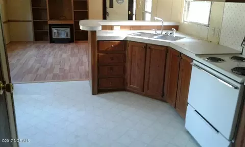 310 Pond View Ct, Hampstead, NC 28443 photo 6