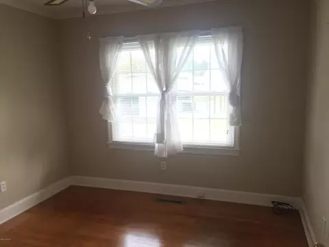 203 Weaver Dr, Williamston, NC 27892 photo 4