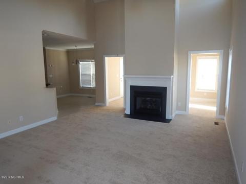200 Middleridge Dr, Hubert, NC 28539 photo 2