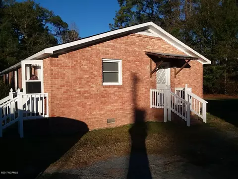232 Pine St, Wallace, NC 28466 photo 2