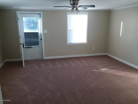 232 Pine St, Wallace, NC 28466 photo 4