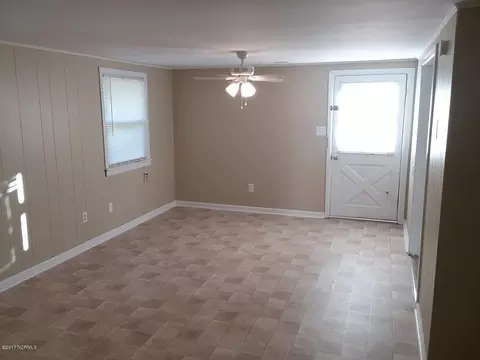 232 Pine St, Wallace, NC 28466 photo 5