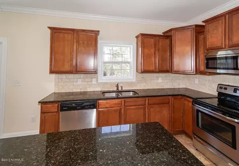 468 Landsdowne Cir, Hampstead, NC 28443 photo 9