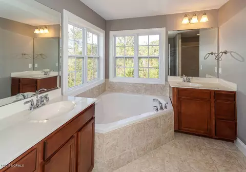 468 Landsdowne Cir, Hampstead, NC 28443 photo 13