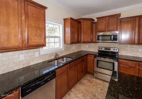 468 Landsdowne Cir, Hampstead, NC 28443 photo 11