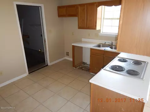 206 S Ginger Dr, Hubert, NC 28539 photo 4