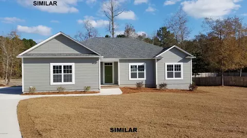 207 Harveys Ln, Hampstead, NC 28443 photo 1