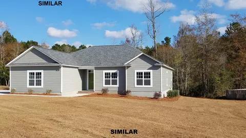 207 Harveys Ln, Hampstead, NC 28443 photo 3