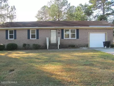 720 Prosperity Dr, Wallace, NC 28466 photo 1