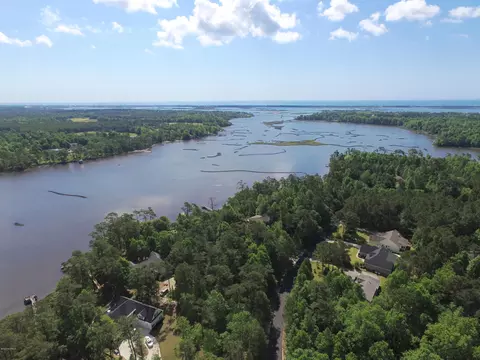 107 E High Bluff Dr, Hampstead, NC 28443 photo 8