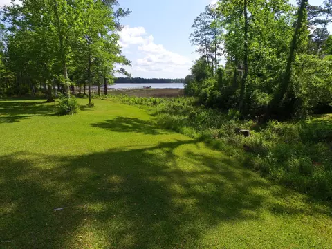 107 E High Bluff Dr, Hampstead, NC 28443 photo 2