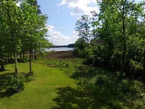 107 E High Bluff Dr, Hampstead, NC 28443 photo 4