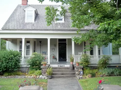 302 E 2nd St, Washington, NC 27889 photo 2