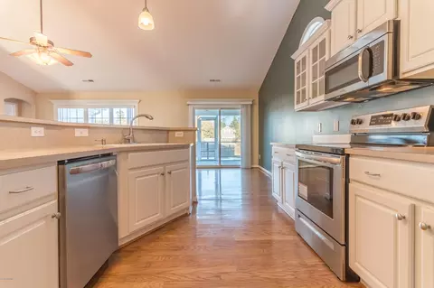 517 Azalea Dr, Hampstead, NC 28443 photo 6